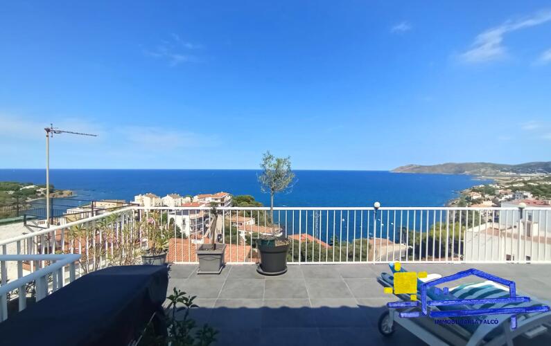 Apartment -
                        Llançà -
                        4 bedrooms -
                        8/10 persons